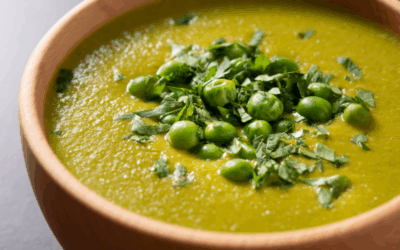 Crema suave de guisantes con piparras picantes